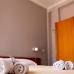Tecla Hotel *