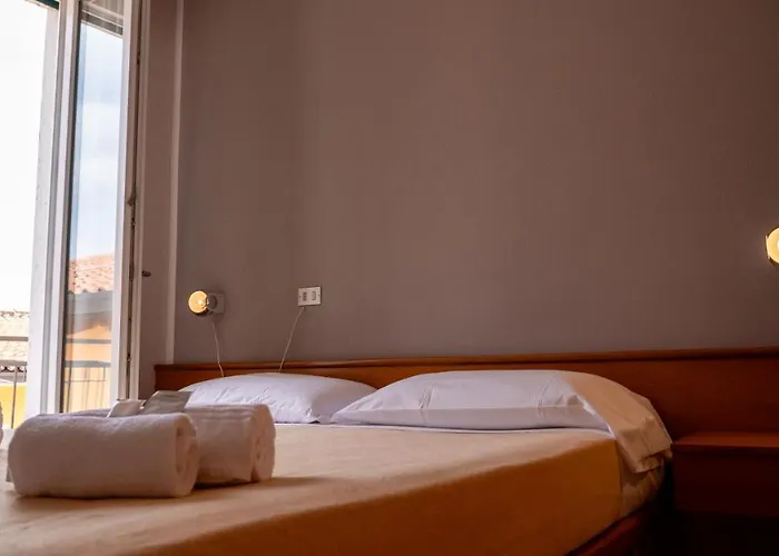 Tecla * لاتيزي