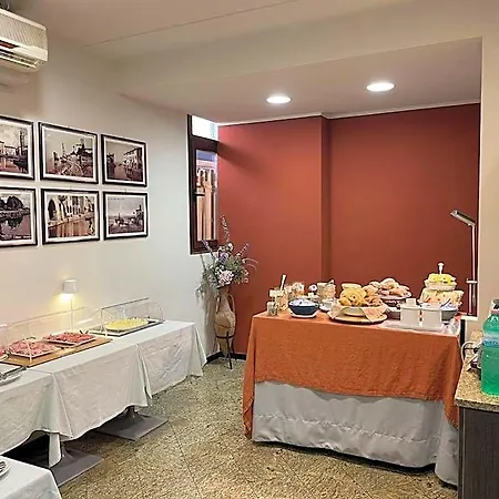 Tecla Hotel Lazise